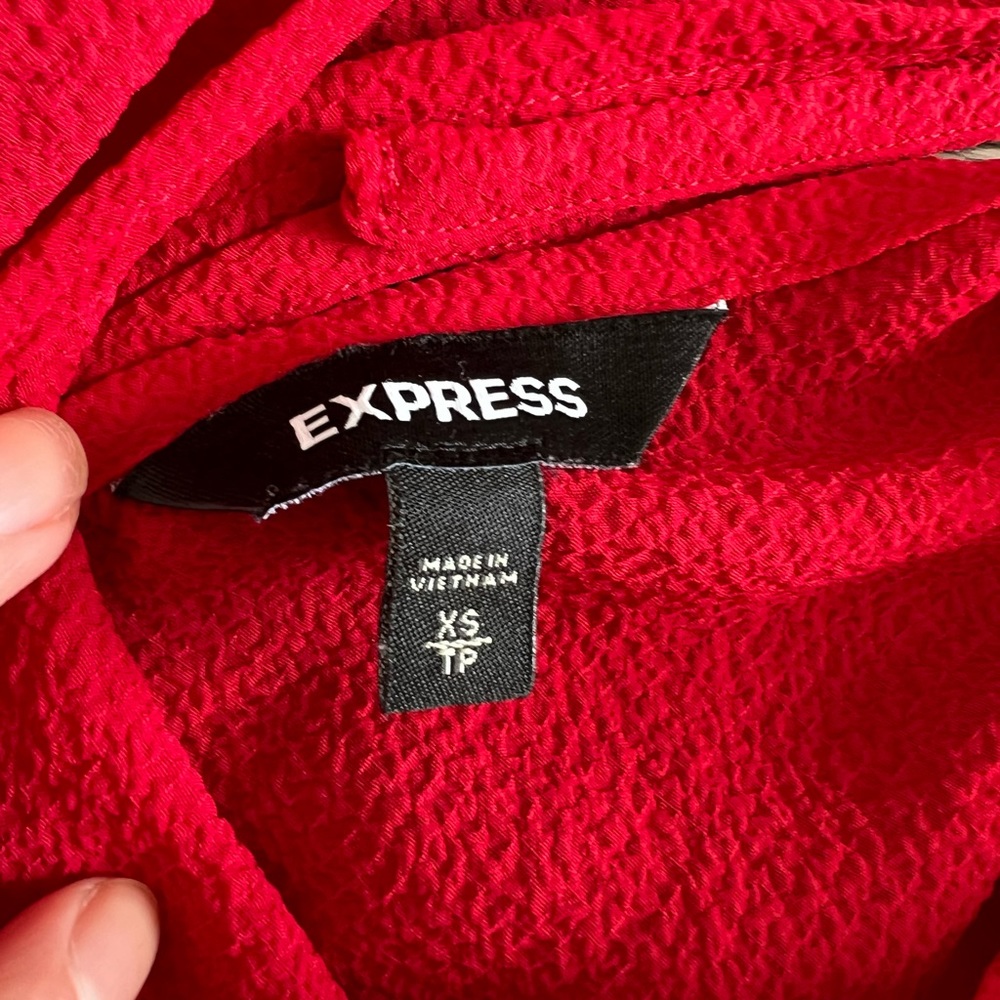 Express red blouse - Picture 3 of 4